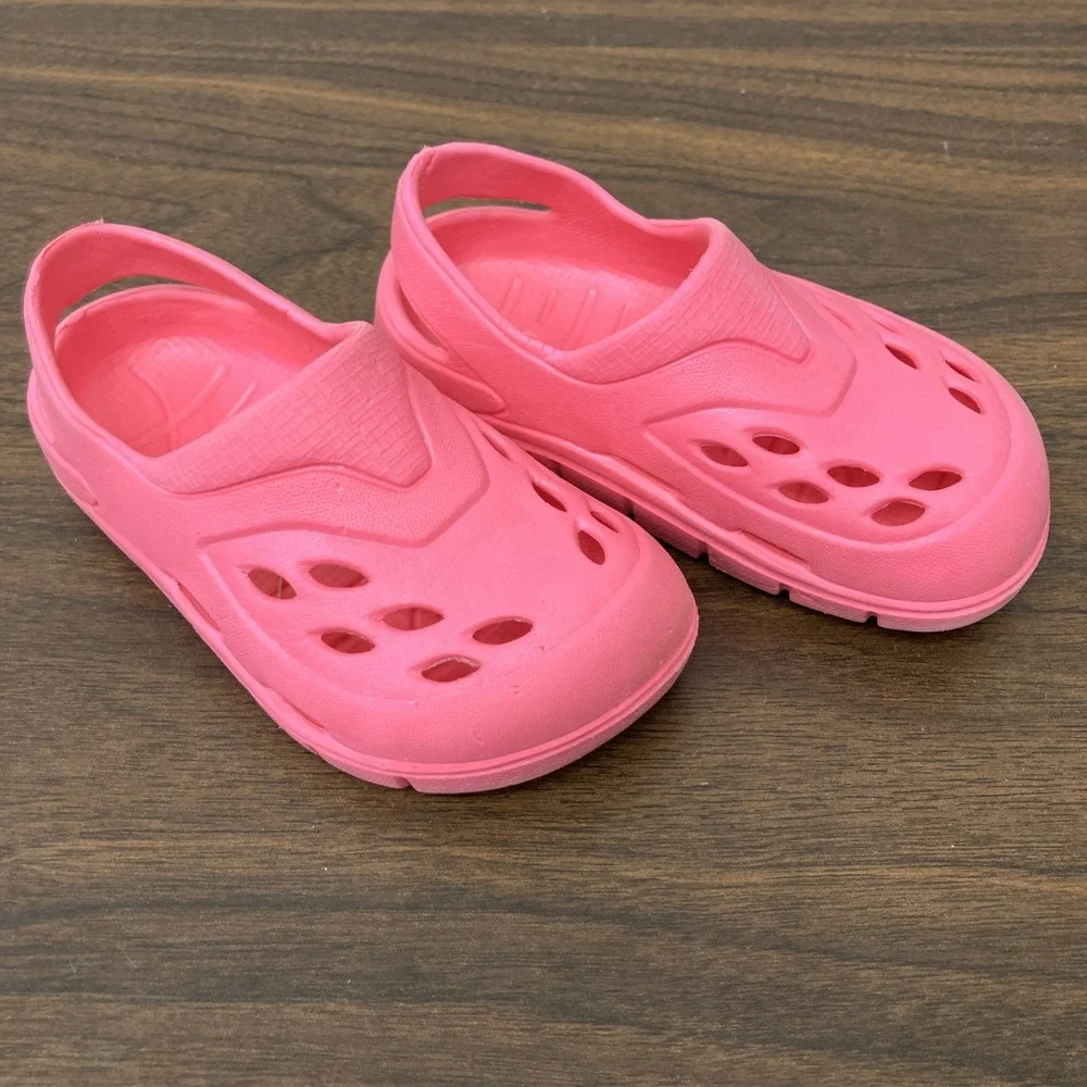 Classic Lightweight Clog with Heel Strap Pink Size 6 (US)